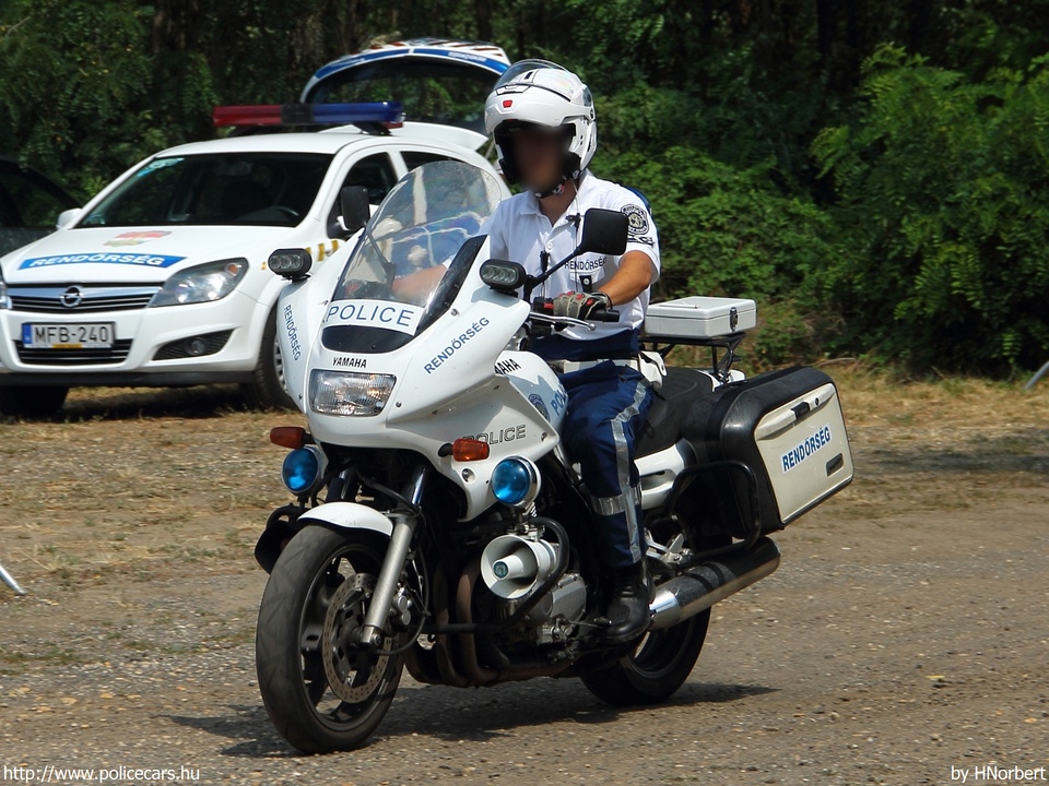 Yamaha, fotó: HNorbert
Keywords: motor rendőr rendőrmotor rendőrség magyar Magyarország police Hungary hungarian