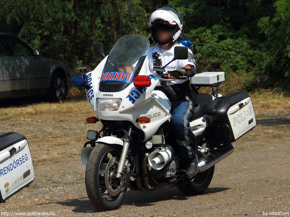 Yamaha, fotó: HNorbert
Keywords: motor rendőr rendőrmotor rendőrség magyar Magyarország police Hungary hungarian