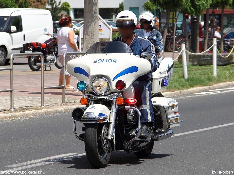 Harley Davison, fotó: HNorbert
Keywords: motor rendőr rendőrmotor rendőrség magyar Magyarország police Hungary hungarian