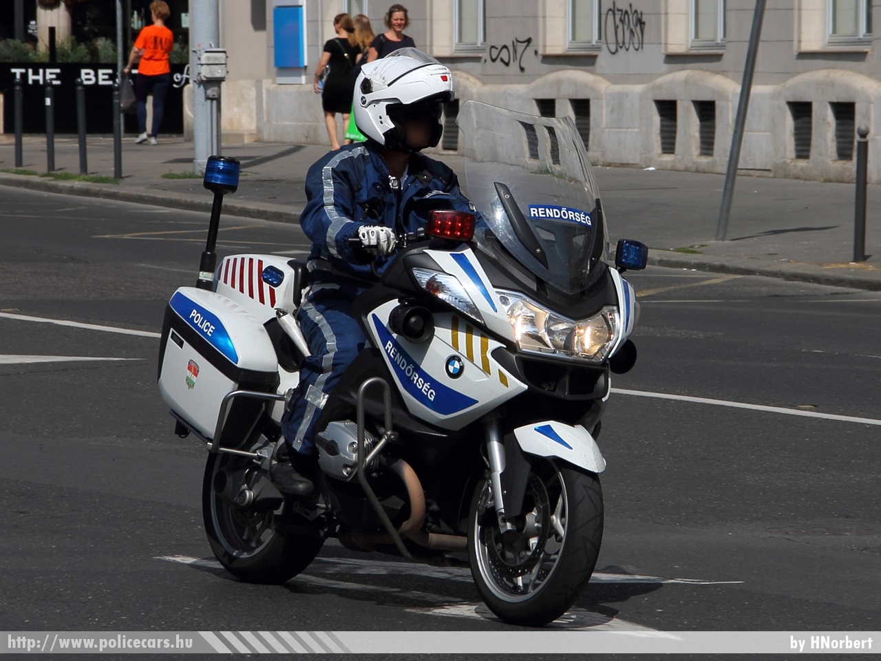 BMW R900RT-P, fotó: HNorbert
Keywords: motor rendőr rendőrmotor rendőrség magyar Magyarország police Hungary hungarian policebike policemotorcycle