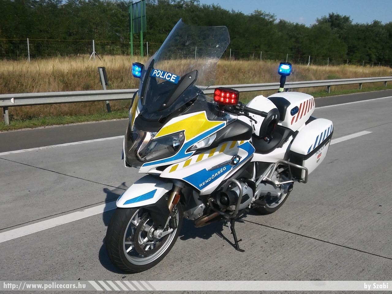 BMW R1200RT-P-LC, fotó: Szabi
Keywords: motor rendőr rendőrmotor rendőrség magyar Magyarország police Hungary hungarian policebike policemotorcycle