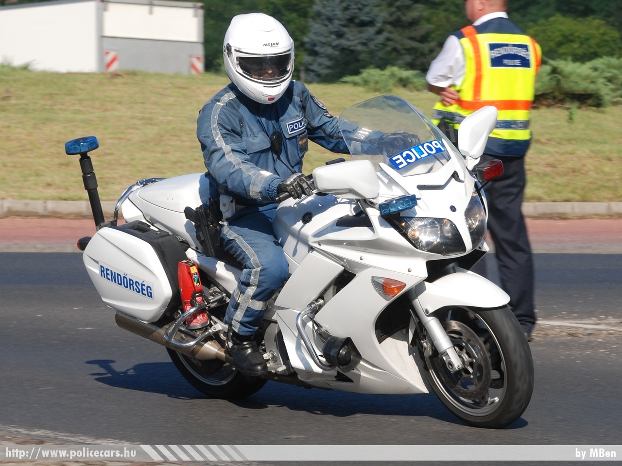 Yamaha FJR 1300, fotó: MBen
Keywords: motor rendőr rendőrmotor rendőrség magyar Magyarország police Hungary hungarian policebike policemotorcycle
