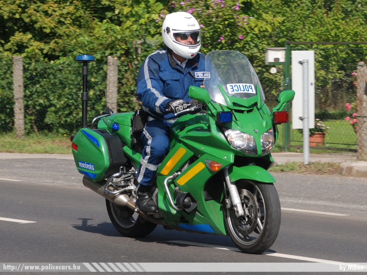 Yamaha FJR 1300, fotó: MBen
Keywords: motor rendőr rendőrmotor rendőrség magyar Magyarország police Hungary hungarian policebike policemotorcycle