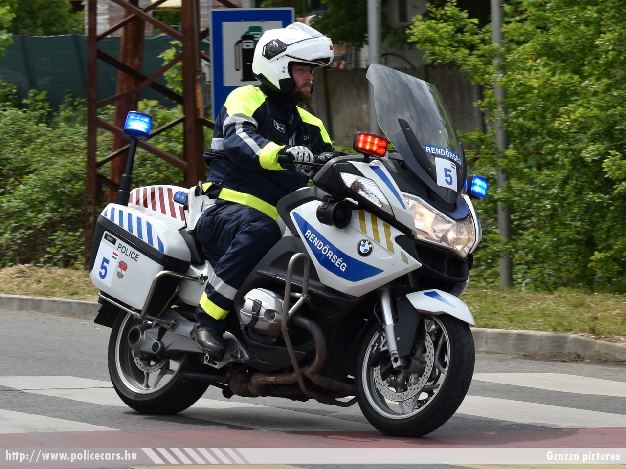 BMW R1200RT, fotó: Gzozzo pictures
Keywords: motor rendőr rendőrmotor rendőrség magyar Magyarország police Hungary hungarian policebike policemotorcycle