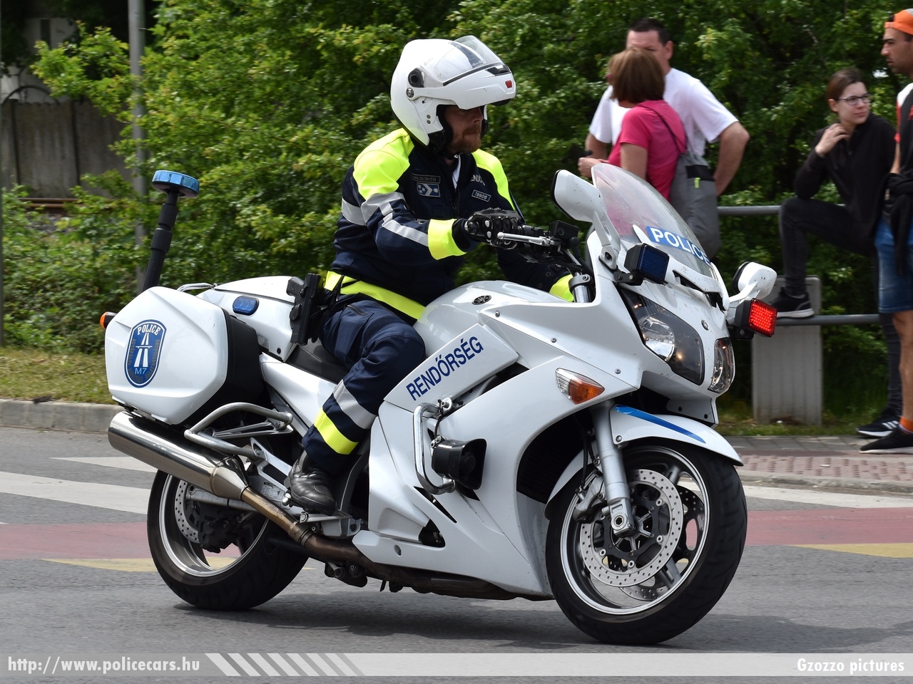 Yamaha FJR 1300, fotó: Gzozzo pictures
Keywords: motor rendőr rendőrmotor rendőrség magyar Magyarország police Hungary hungarian policebike policemotorcycle