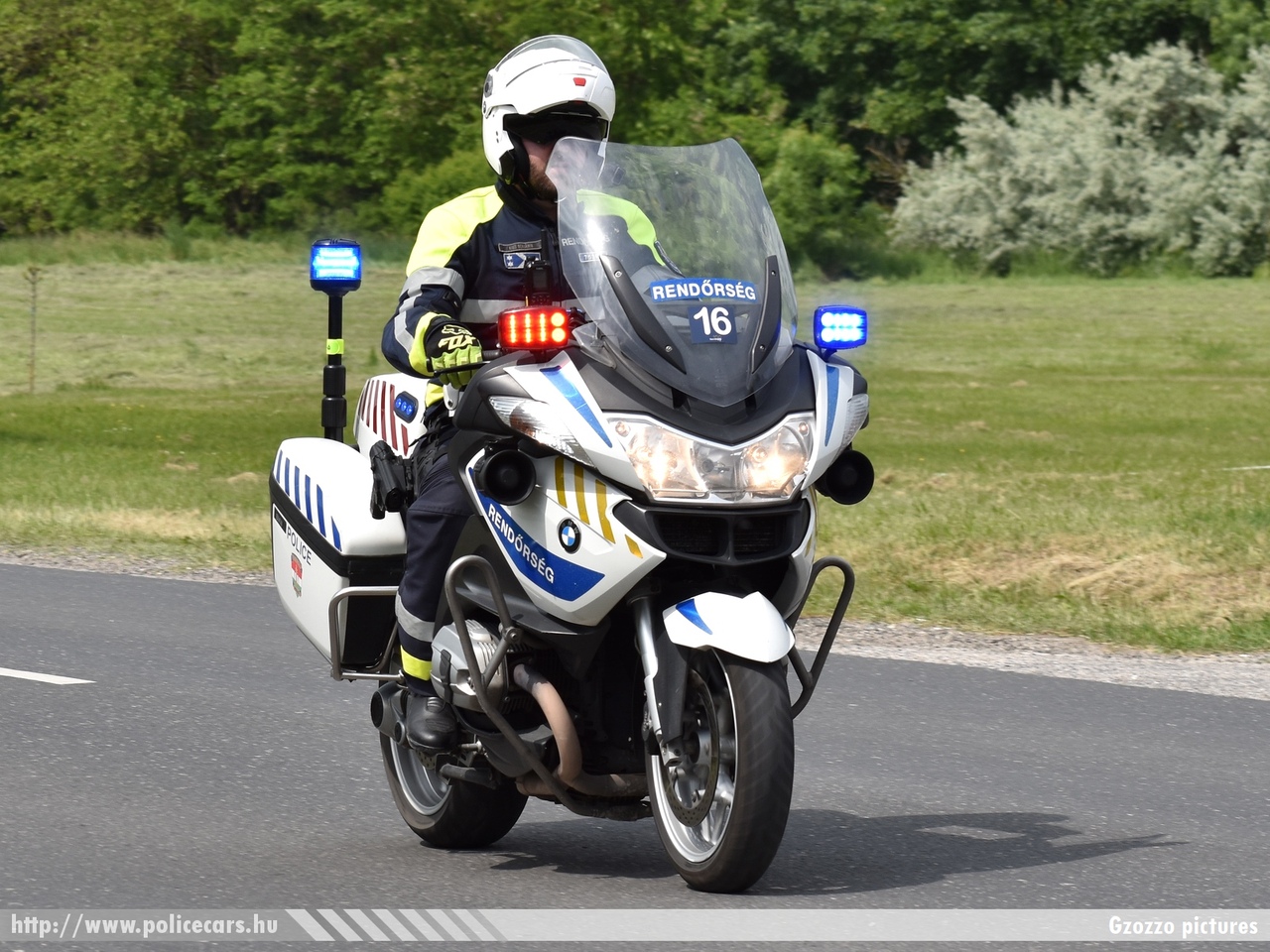 BMW R1200RT, fotó: Gzozzo pictures
Keywords: motor rendőr rendőrmotor rendőrség magyar Magyarország police Hungary hungarian policebike policemotorcycle