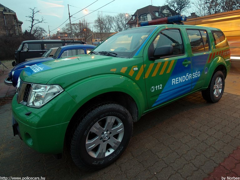 Nissan Pathfinder, fotó: Norbee
Keywords: magyar Magyarország rendőr rendőrautó rendőrség KTL-302 Hungary hungarian police policecar 