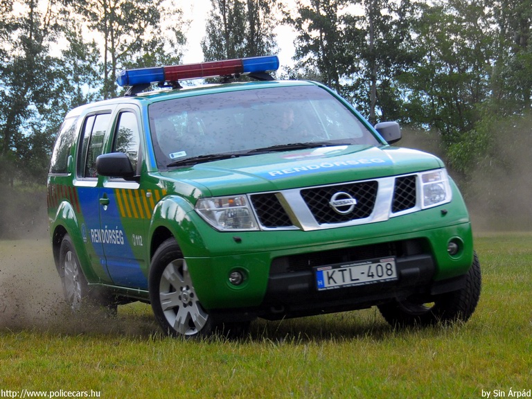 Nissan Pathfinder, fotó: Sin Árpád
Keywords: magyar Magyarország rendőr rendőrautó rendőrség KTL-408 Hungary hungarian police policecar 