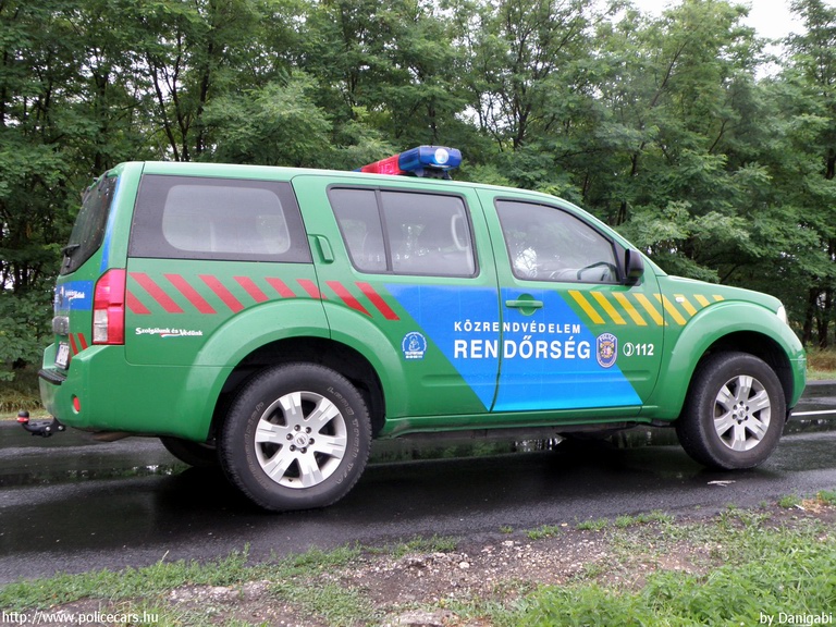 Nissan Pathfinder, fotó: Danigabi
Keywords: magyar Magyarország rendőr rendőrautó rendőrség KTL-173 Hungary hungarian police policecar 