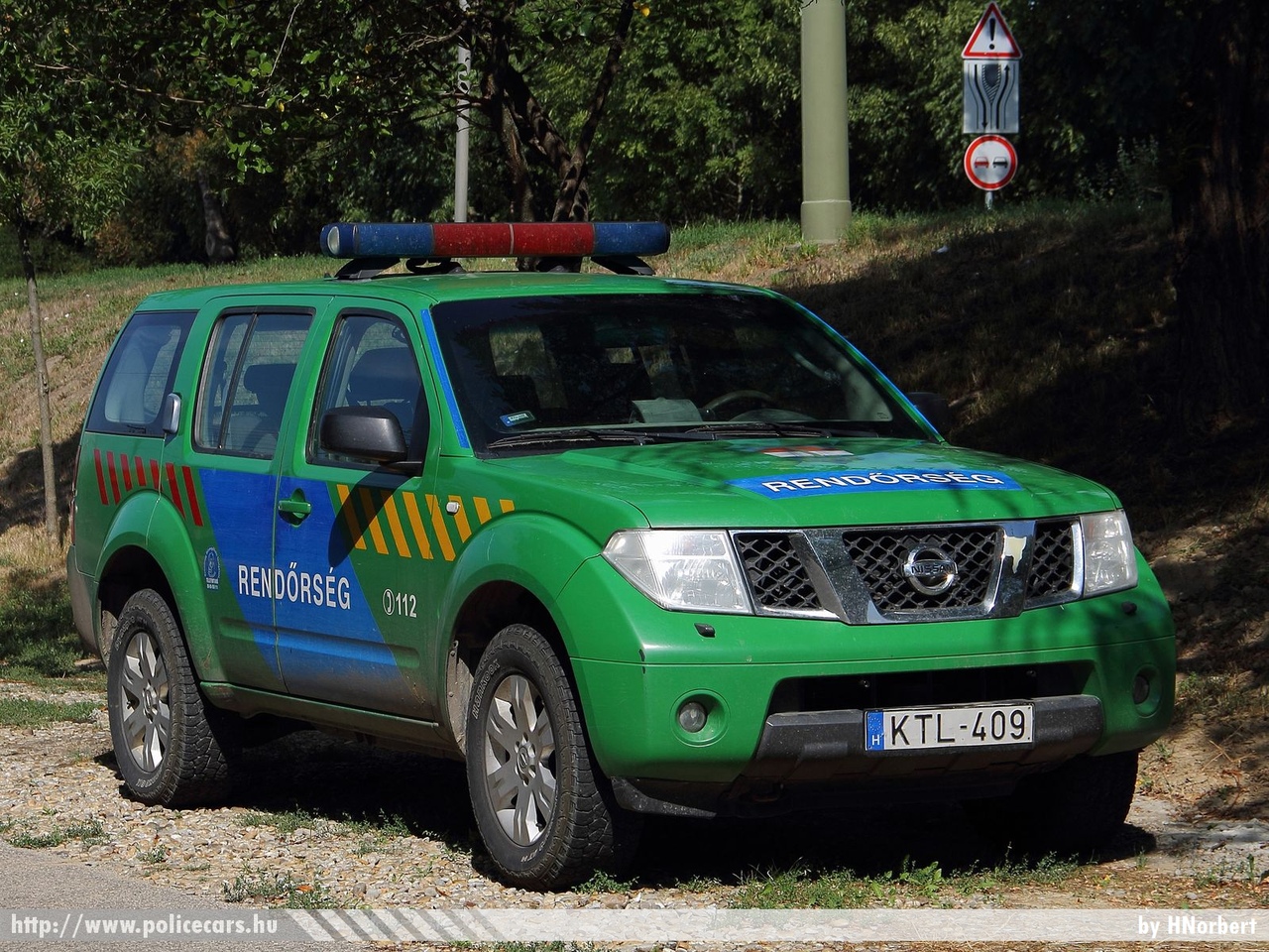 Nissan Pathfinder, fotó: HNorbert
Keywords: magyar Magyarország rendőr rendőrautó rendőrség Hungary hungarian police policecar KTL-409