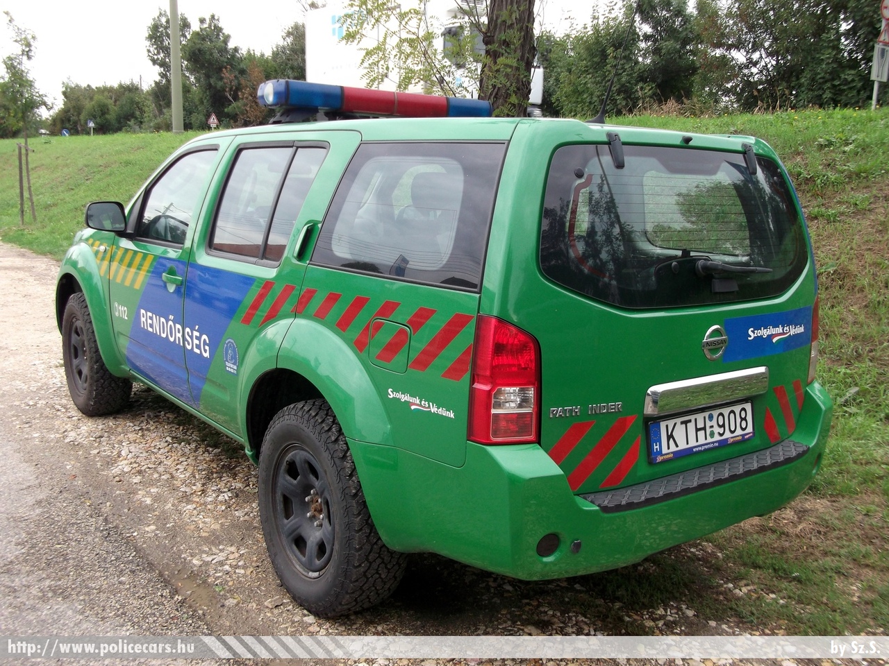 Nissan Pathfinder, fotó: Sz.S.
Keywords: magyar Magyarország rendőr rendőrautó rendőrség Hungary hungarian police policecar KTH-908