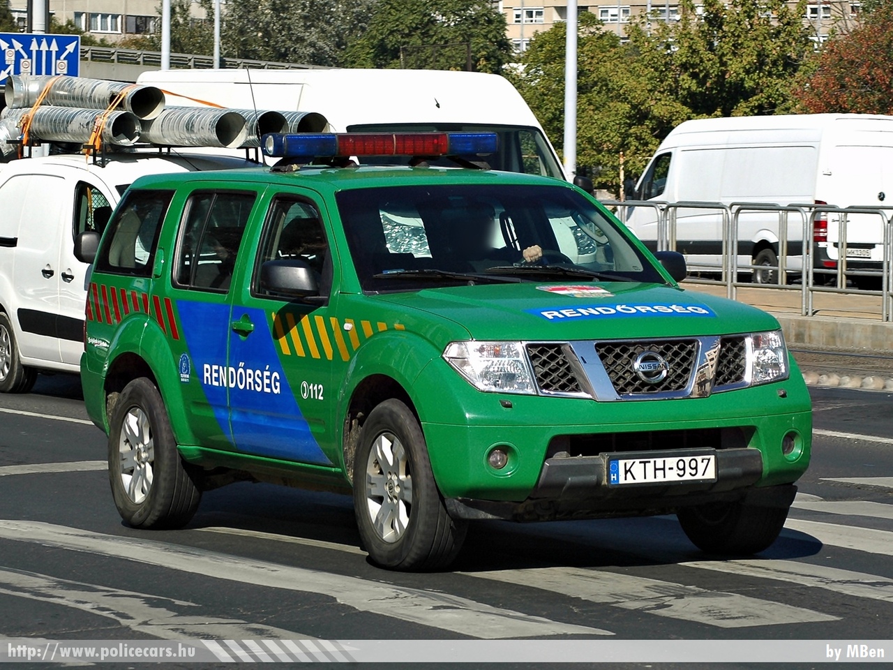 Nissan Pathfinder, fotó: MBen
Keywords: magyar Magyarország rendőr rendőrautó rendőrség Hungary hungarian police policecar KTH-997