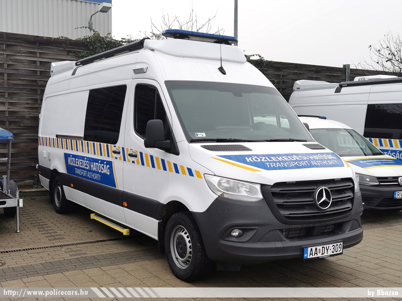 Mercedes-Benz Sprinter 317 CDI, Közlekedési Hatóság (ÉKM), fotó: Bbazsa
Keywords: magyar Magyarország hungarian Hungary NKH AADY-309 RVG-938