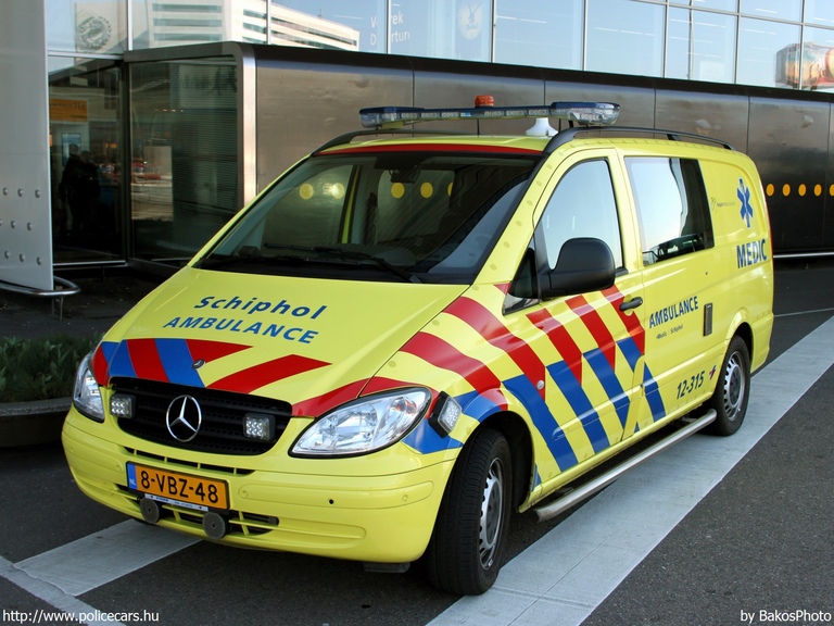 Mercedes-Benz Vito II, fotó: BakosPhoto
Keywords: mentő mentőautó holland Hollandia 8-VBZ-48