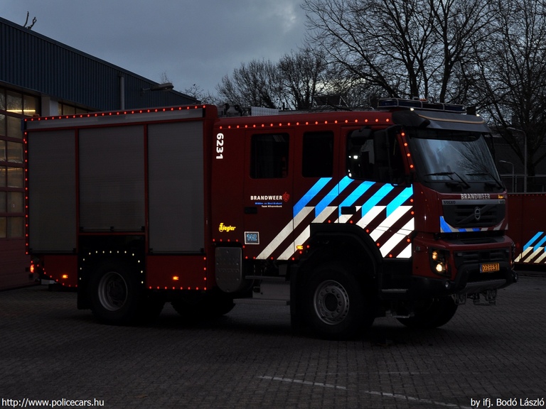 Volvo FMX, fotó: ifj. Bodó László
Keywords: tûzoltó tûzoltóautó tûzoltóság Hollandia holland Brandweer