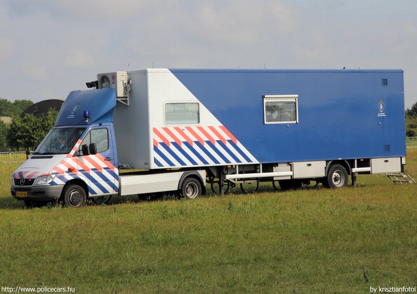 Mercedes-Benz Sprinter, fotó: krisztianfotoi
Keywords: holland Hollandia katonai