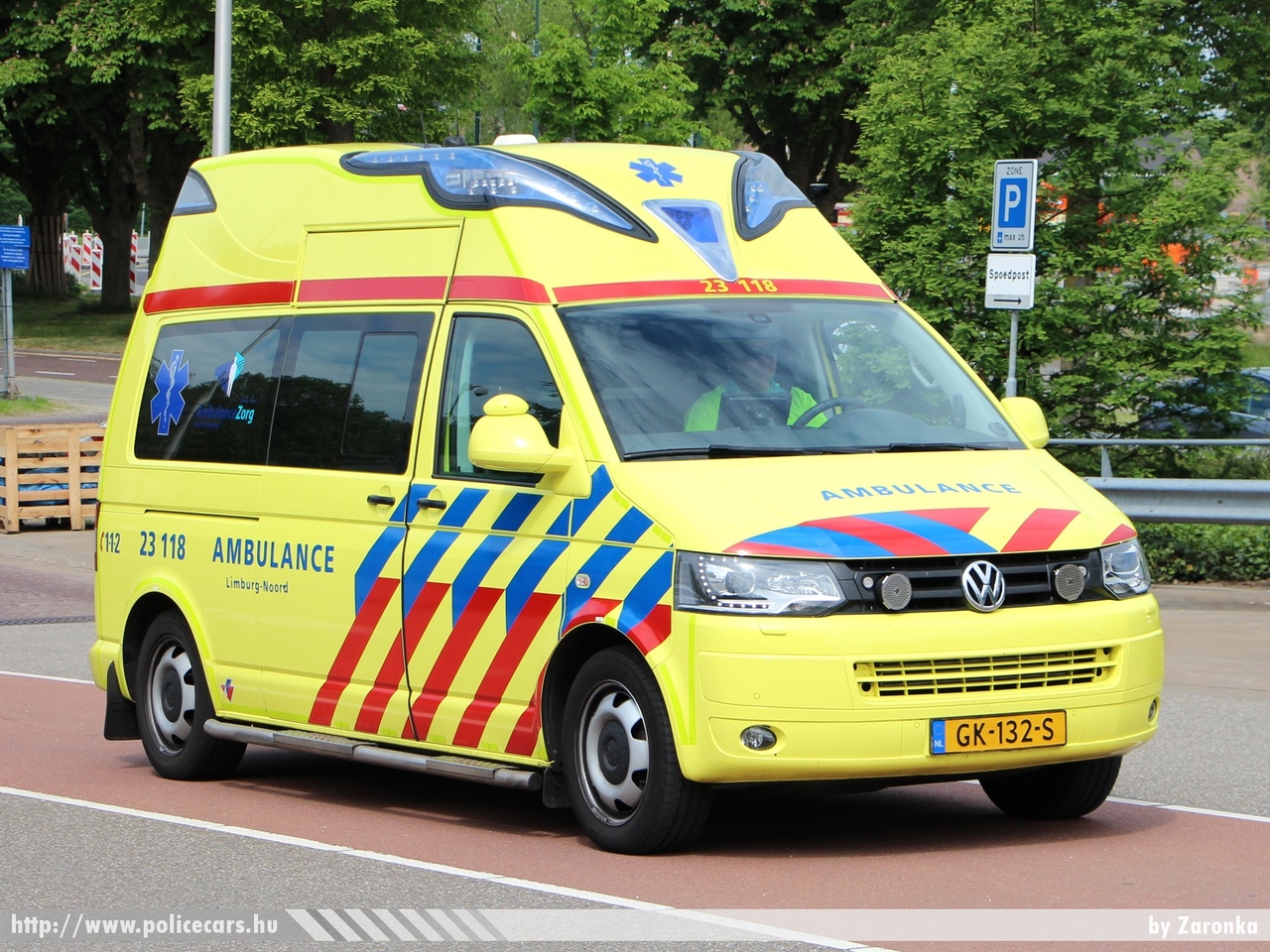 Volkswagen Transporter T5 facelift, fotó: Zaronka
Keywords: holland Hollandia mentő mentőautó Netherlands Dutch ambulance