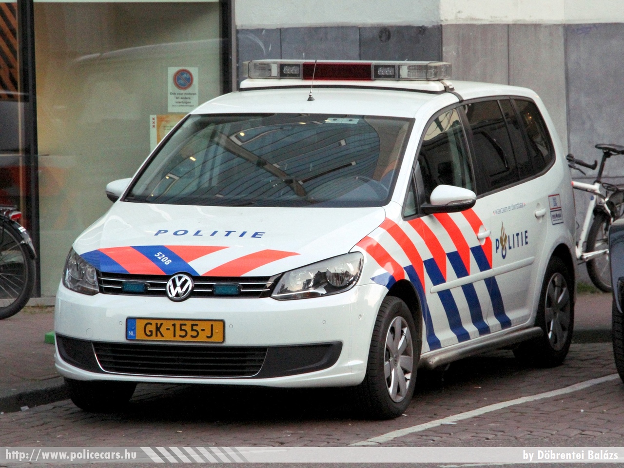Volkswagen Touran, fotó: Döbrentei Balázs
Keywords: rendőr rendőrautó rendőrség Hollandia holland police policecar Netherlands dutch