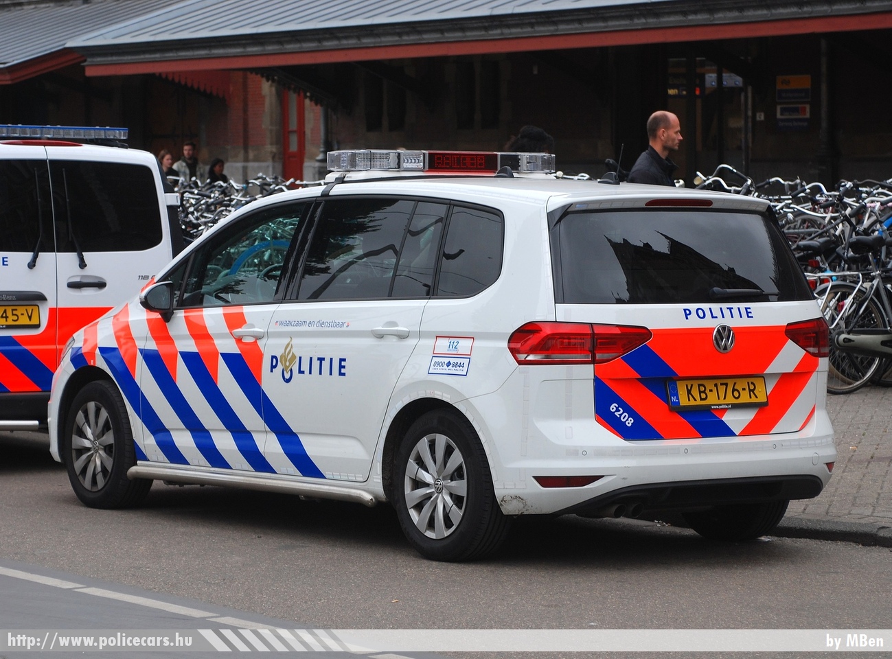 Volkswagen Touran, fotó: MBen
Keywords: rendőr rendőrautó rendőrség Hollandia holland police policecar Netherlands dutch