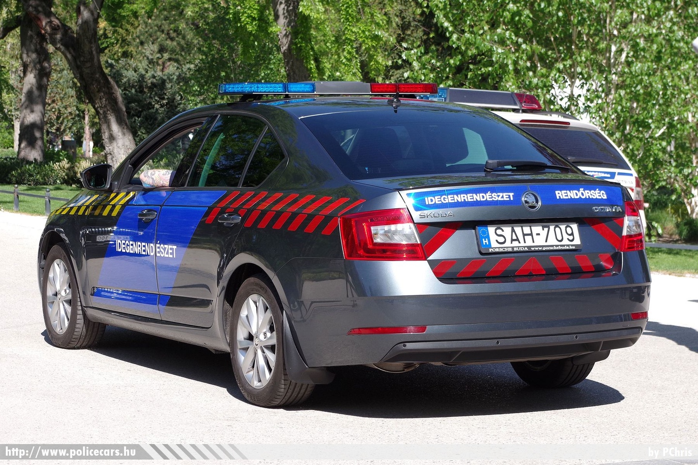 Skoda Octavia III facelift, Országos Idegenrendészeti Fõigazgatóság, fotó: PChris
Keywords: magyar Magyarország rendőr rendőrautó rendőrség Hungary hungarian police policecar immigration oif idegenrendészet SAH-709