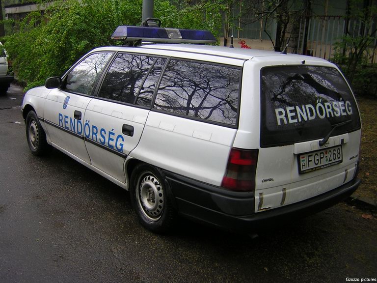 Opel Astra, fotó: Gzozzo pictures
Keywords: rendőrség rendőr rendőrautó magyar Magyarország FGP-268 police policecar hungarian Hungary