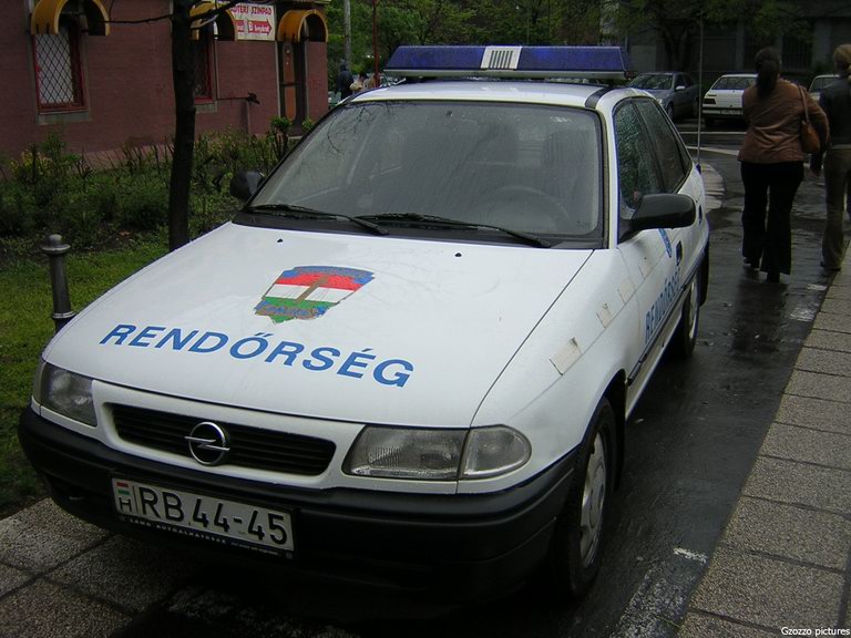 Opel Astra, fotó: Gzozzo pictures
Keywords: rendőrség rendőr rendőrautó magyar Magyarország RB44-45 police policecar hungarian Hungary