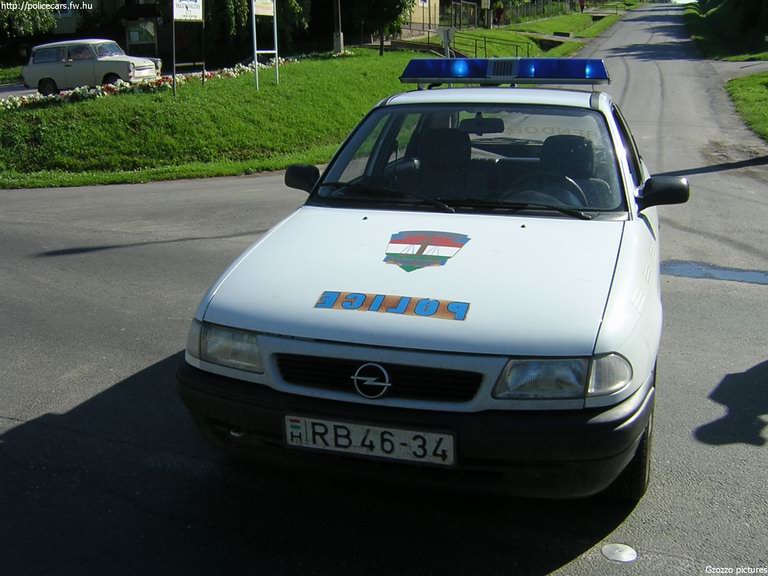 Opel Astra, fotó: Gzozzo pictures
Keywords: rendőrség rendőr rendőrautó magyar Magyarország RB46-34 police policecar hungarian Hungary