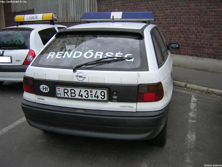 Opel Astra, fotó: Gzozzo pictures
Keywords: rendőrség rendőr rendőrautó magyar Magyarország RB43-49 police policecar hungarian Hungary
