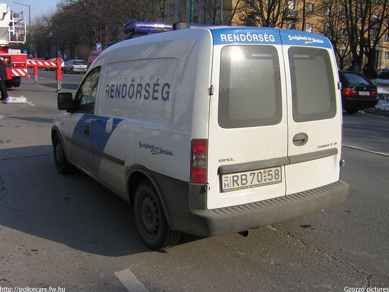 Opel Combo, fotó: Gzozzo pictures
Keywords: rendőrség rendőr rendőrautó magyar Magyarország RB70-58 police policecar hungarian Hungary
