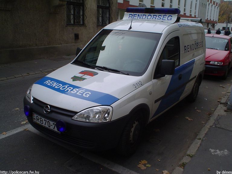 Opel Combo, fotó: dénes
Keywords: rendőrség rendőr rendőrautó magyar Magyarország RB70-73 police policecar hungarian Hungary