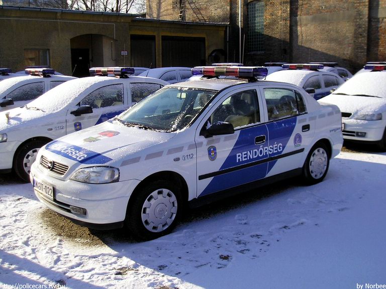 Opel Astra, fotó: Norbee
Keywords: rendőrség rendőr rendőrautó magyar Magyarország KBT-022 police policecar hungarian Hungary