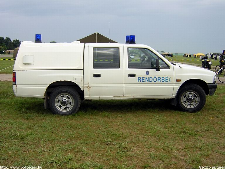 Opel Campo, fotó: Gzozzo pictures
Keywords: rendőrség rendőr rendőrautó magyar Magyarország RB36-15 police policecar hungarian Hungary