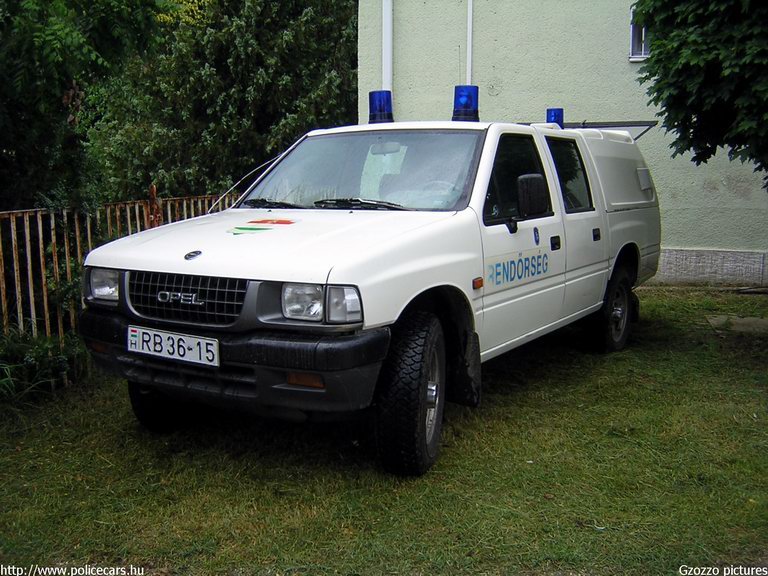Opel Campo, fotó: Gzozzo pictures
Keywords: rendőrség rendőr rendőrautó magyar Magyarország RB36-15 police policecar hungarian Hungary