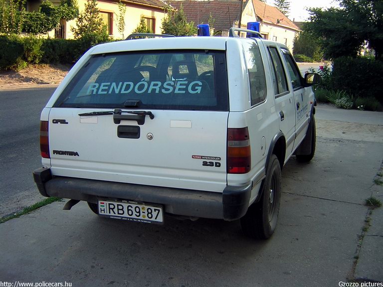Opel Frontera, fotó: Gzozzo pictures
Keywords: rendőrség rendőr rendőrautó magyar Magyarország RB69-87 police policecar hungarian Hungary