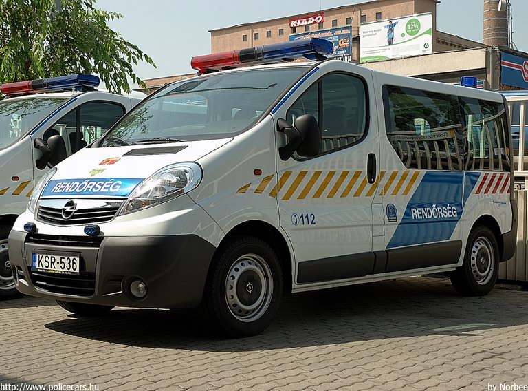 Opel Vivaro, fotó: Norbee
Keywords: rendőrség rendőr rendőrautó KSR-536 magyar Magyarország police policecar hungarian Hungary
