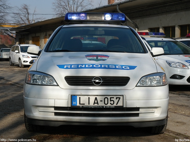 Opel Astra G, fotó: Norbee
Keywords: rendőr rendőrautó rendőrség magyar Magyarország LIA-057 police policecar hungarian Hungary