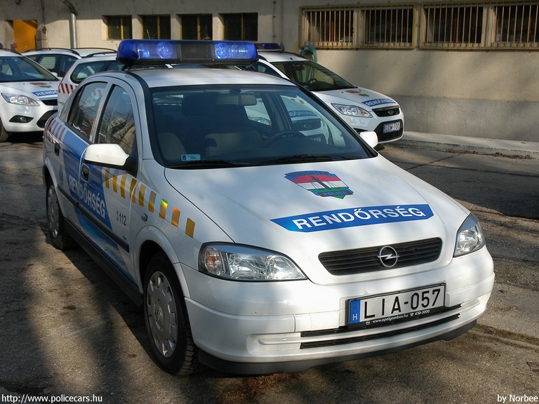 Opel Astra G, fotó: Norbee
Keywords: rendőr rendőrautó rendőrség magyar Magyarország LIA-057 police policecar hungarian Hungary
