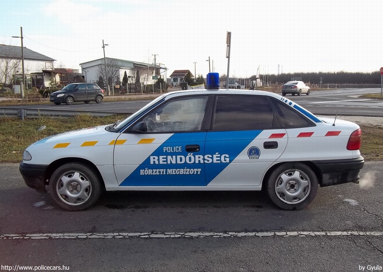 Opel Astra F, Érd, fotó: Gyula
Keywords: rendőr rendőrautó rendőrség magyar Magyarország RB74-75 police policecar hungarian Hungary