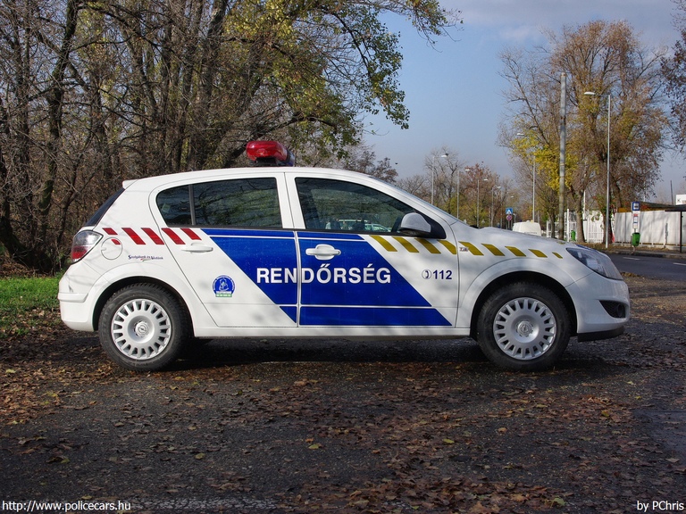 Opel Astra H, fotó: PChris
Keywords: rendőr rendőrautó rendőrség magyar Magyarország police policecar hungarian Hungary