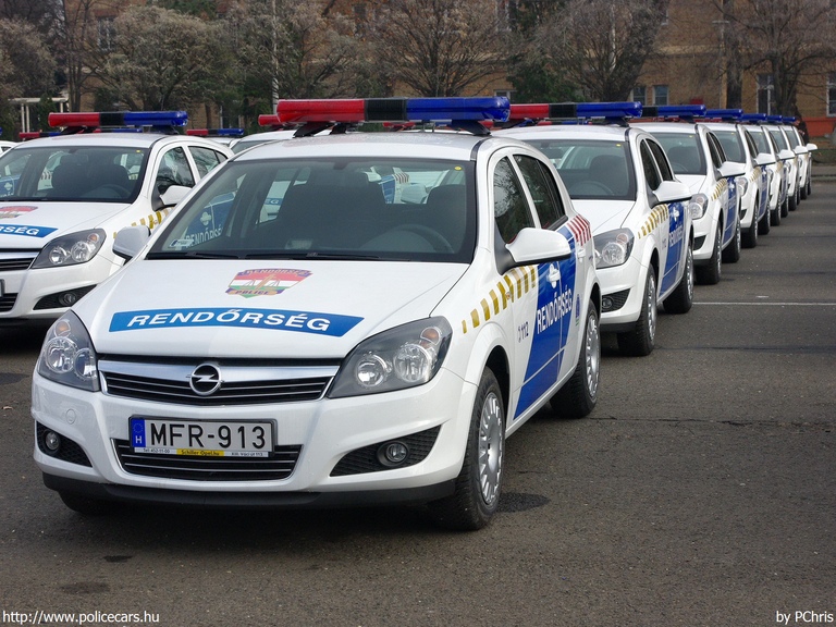 Opel Astra H, fotó: PChris
Keywords: rendőr rendőrautó rendőrség magyar Magyarország MFR-913 police policecar hungarian Hungary