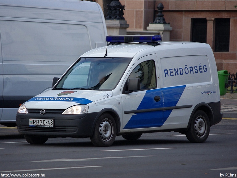 Opel Combo, fotó: PChris
Keywords: rendőrautó rendőrség rendőr magyar Magyarország RB70-48 police policecar hungarian Hungary