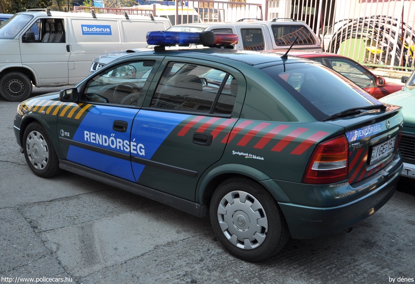 Opel Astra G 1.4, fotó: dénes
Keywords: rendőrautó rendőrség rendőr magyar Magyarország IGE-152 police policecar hungarian Hungary