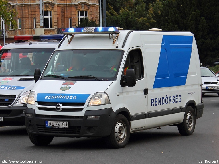 Opel Movano, fotó: HNorbert
Keywords: rendőr rendőrautó rendőrség magyar Magyarország RB74-61 police policecar hungarian Hungary