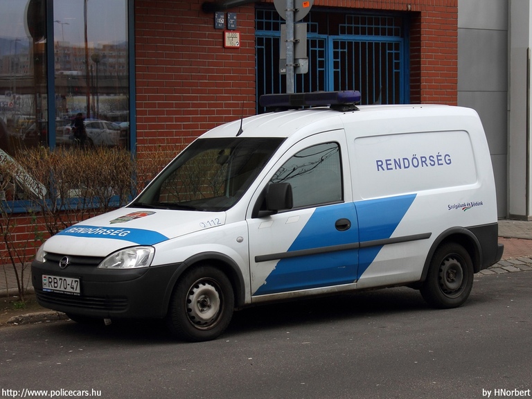 Opel Combo, fotó: HNorbert
Keywords: rendőr rendőrautó rendőrség magyar Magyarország RB70-47 police policecar hungarian Hungary