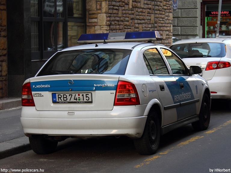 Opel Astra G, fotó: HNorbert
Keywords: rendőrautó rendőrség rendőr magyar Magyarország RB74-15 police policecar hungarian Hungary