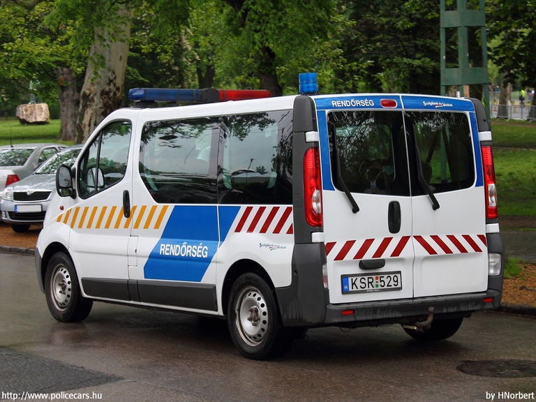 Opel Vivaro, fotó: HNorbert
Keywords: rendőrség rendőrautó rendőr magyar Magyarország KSR-529 police policecar hungarian Hungary