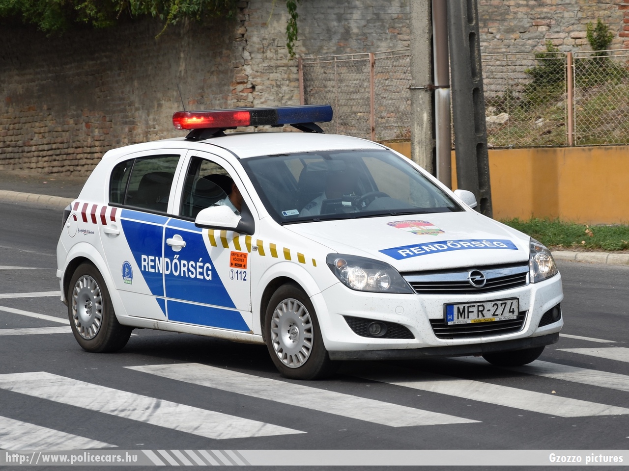 Opel Astra H, fotó: Gzozzo pictures
Keywords: magyar Magyarország rendőr rendőrautó rendőrség Hungary hungarian police policecar MFR-274