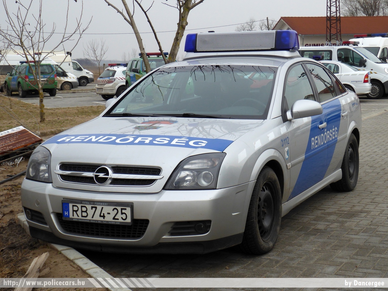 Opel Vectra, fotó: Dancergee
Keywords: RB74-25 rendőr rendőrautó rendőrség magyar Magyarország Hungary hungarian police policecar