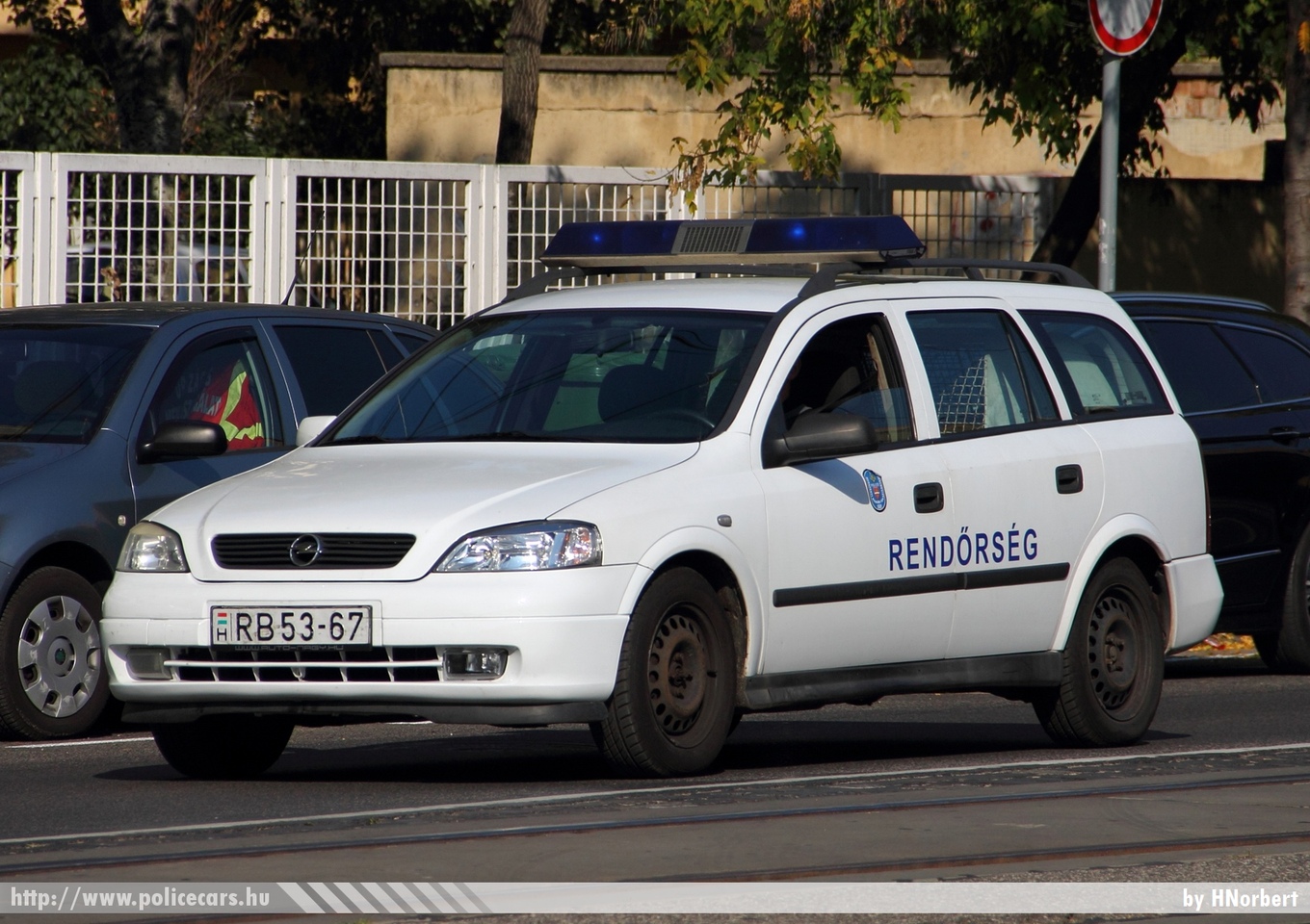 Opel Astra G Caravan, fotó: HNorbert
Keywords: magyar Magyarország rendőr rendőrautó rendőrség Hungary hungarian police policecar RB53-67