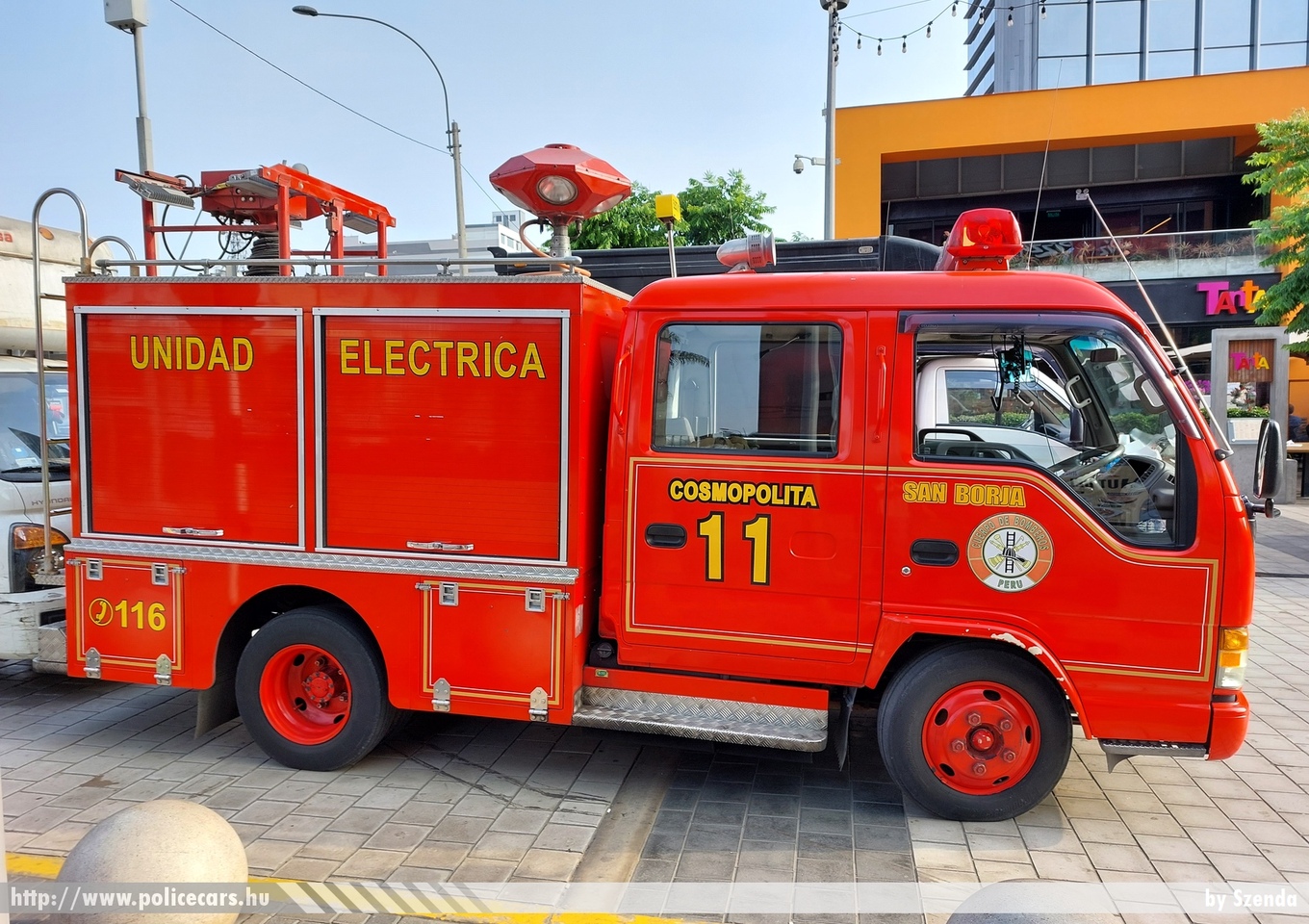 Isuzu, Compañía de Bomberos Voluntarios "Cosmopolita" 11, San Borja, fotó: Szenda
Keywords: peru peruvian fire firetruck tûzoltó tûzoltóautó
